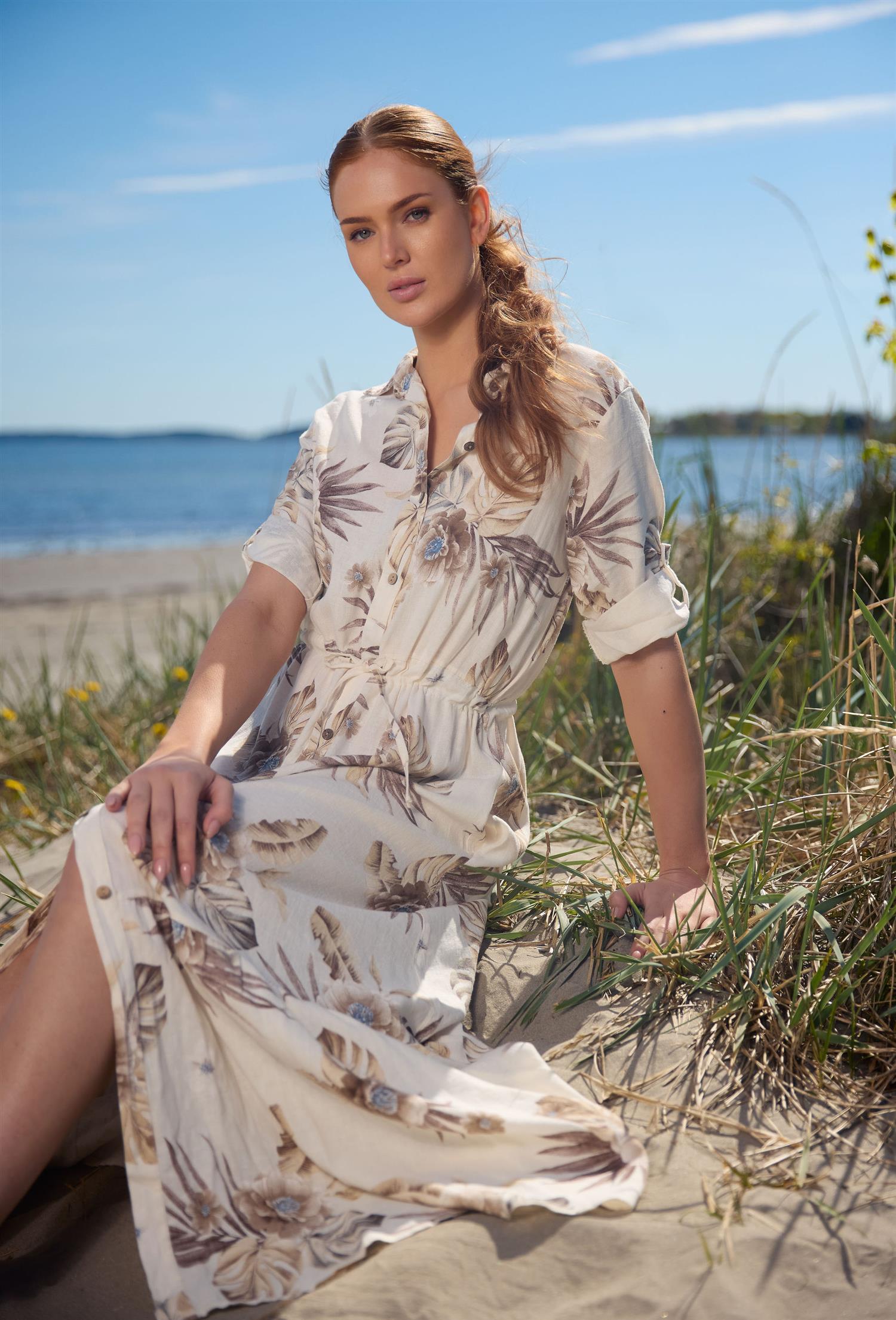 Long button dress Blomstrete
