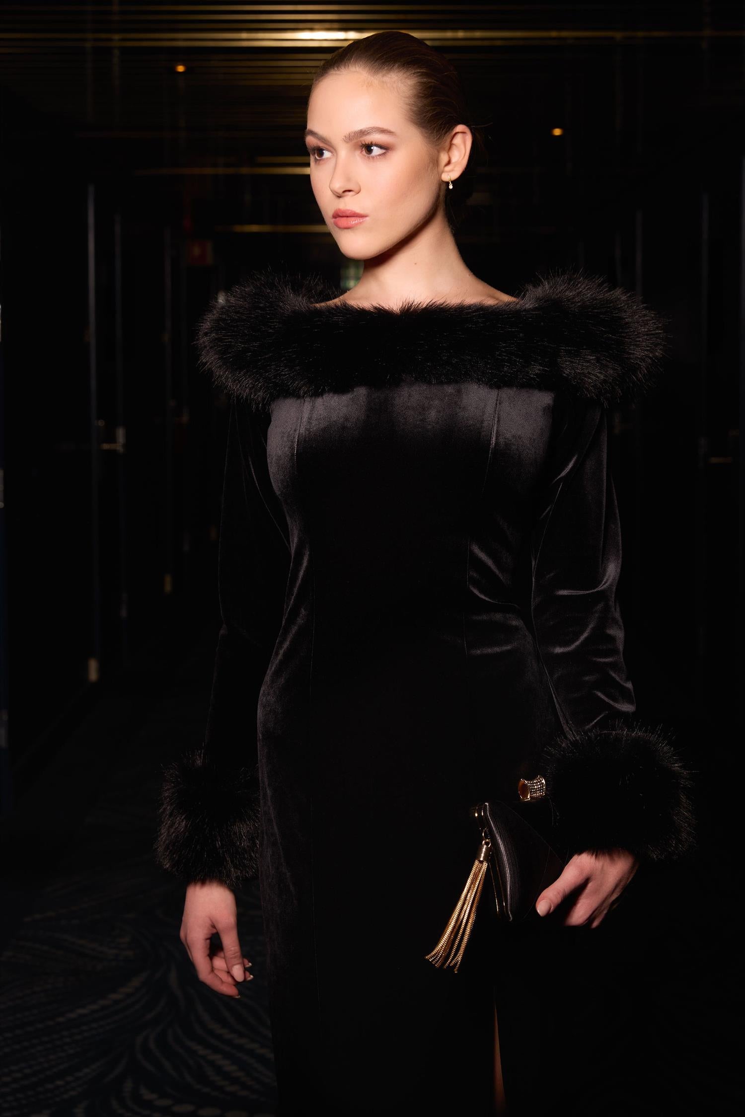 Long velvet dress Sort