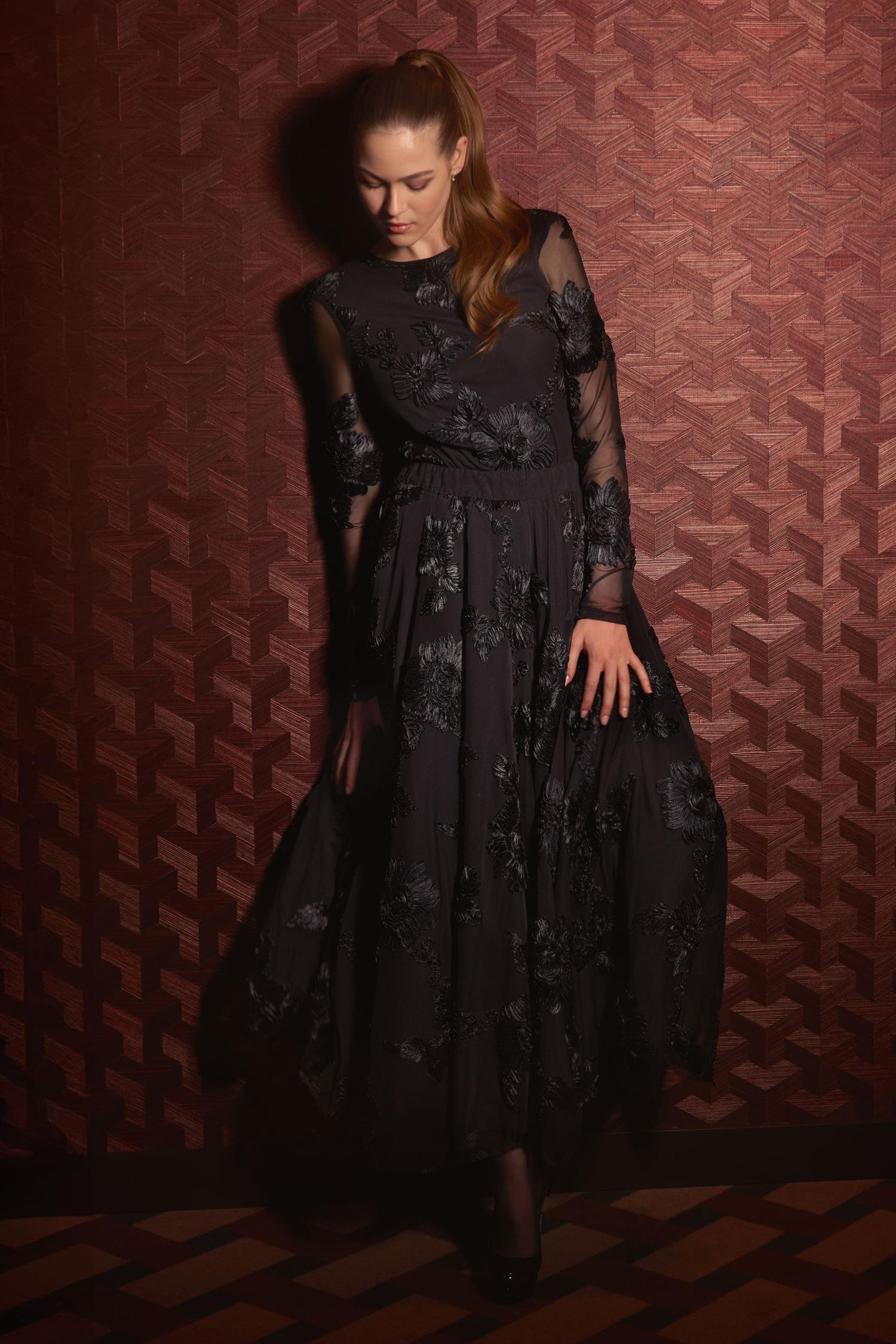 Long tulle skirt Sort