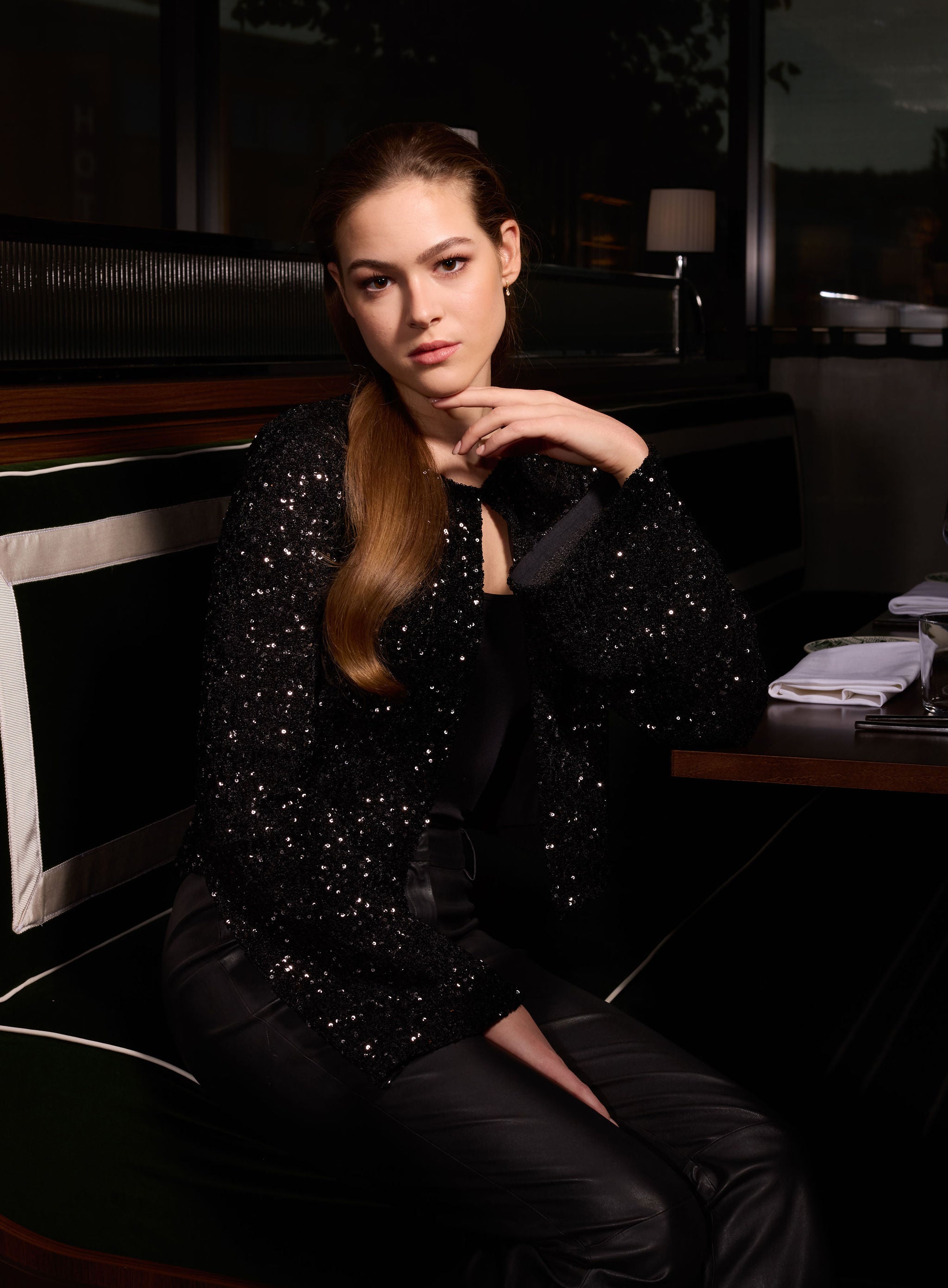 256308-9000-3.jpg