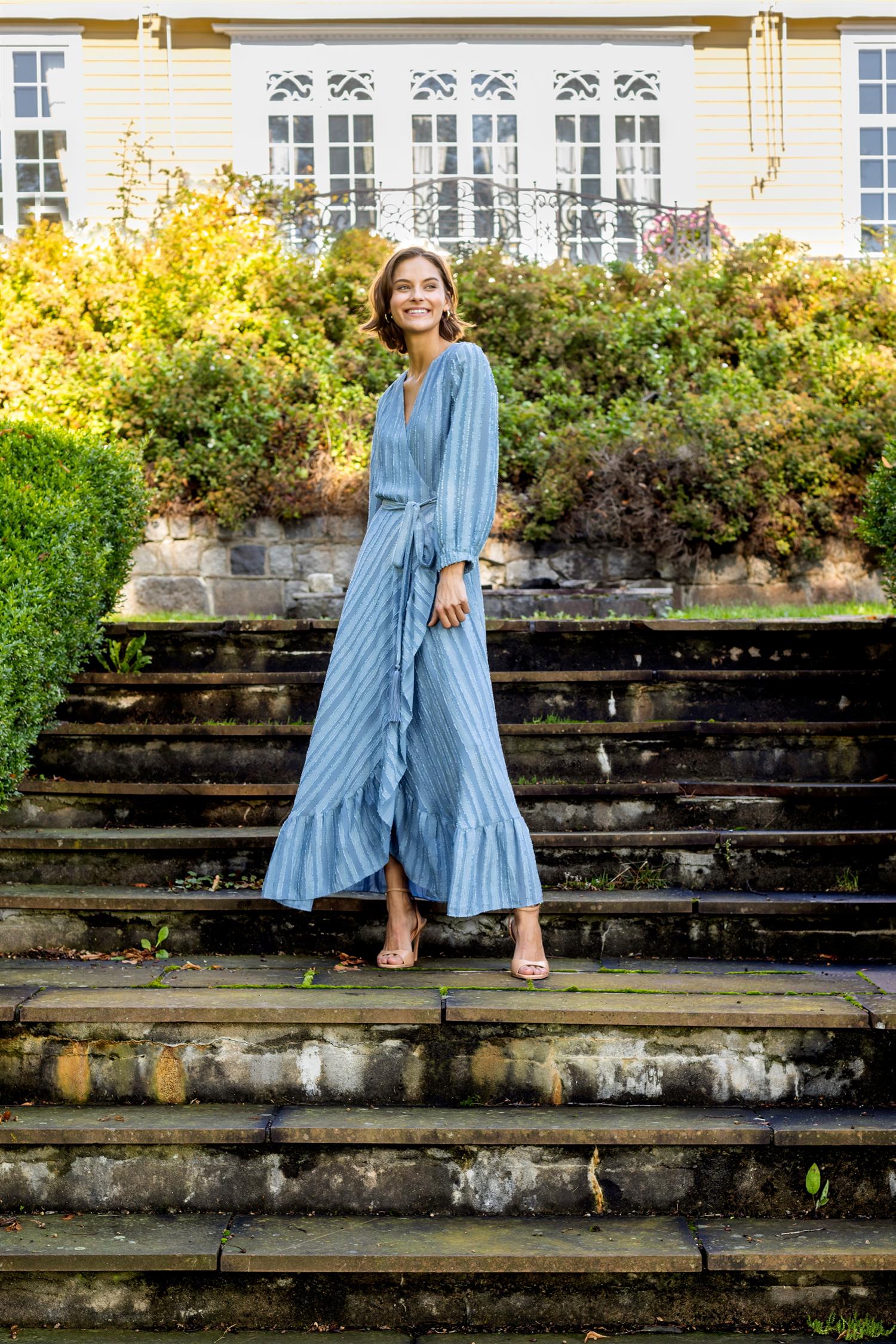 Classic long wrap around dress Blå