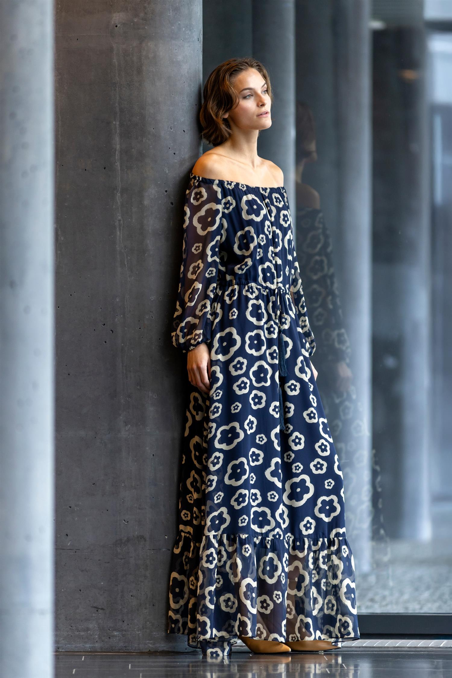 Long feminine dress Marineblå