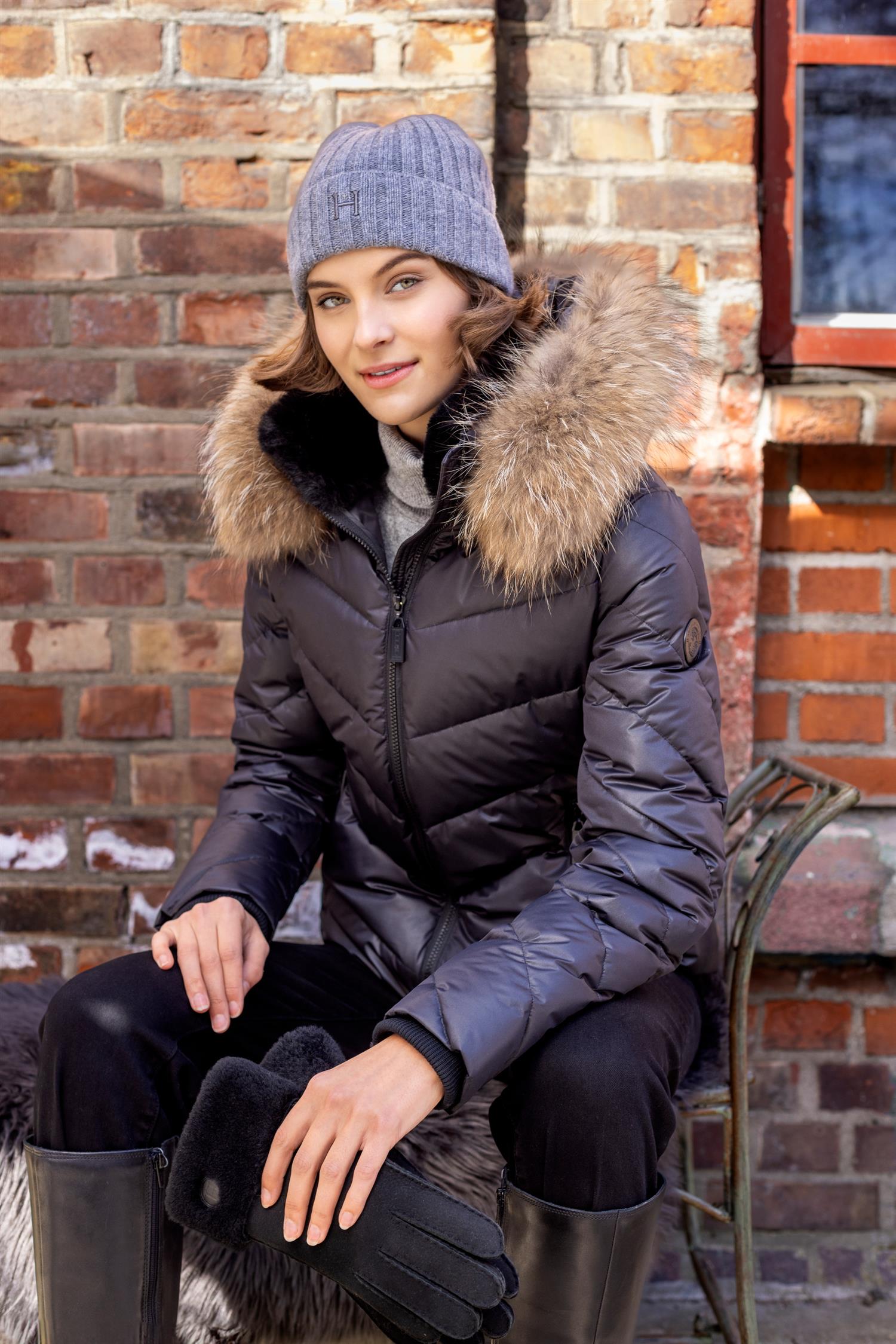 Short feminin classic down jacket Black